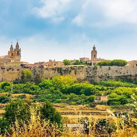 Valley View Apartment *