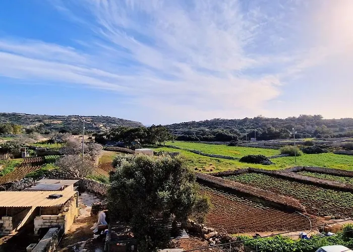 Valley View Apartment